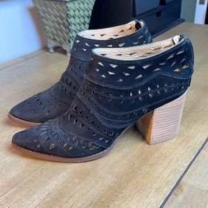 STEVE MADDEN BOOTIES